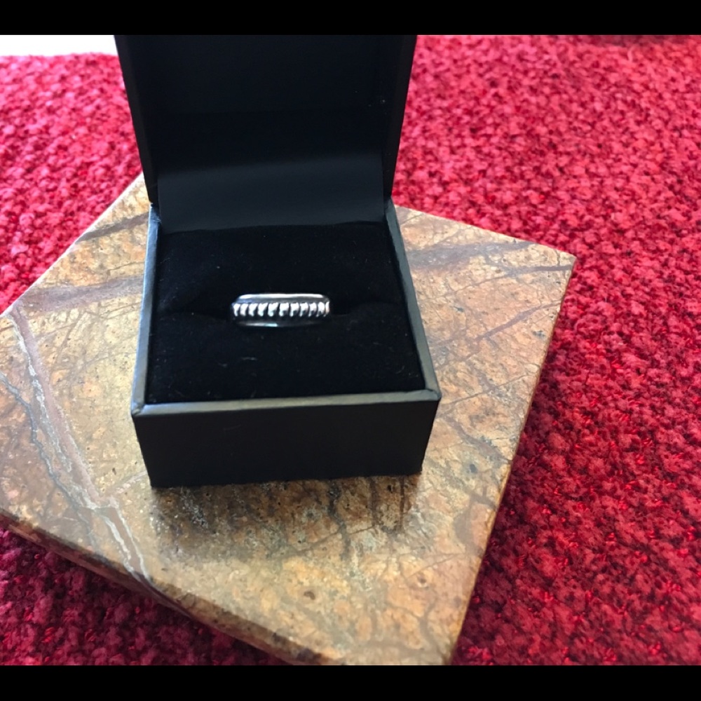 925 silver ring.